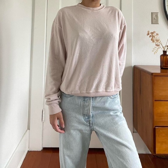 Light pink brandy Melville crewneck - Picture 1 of 4